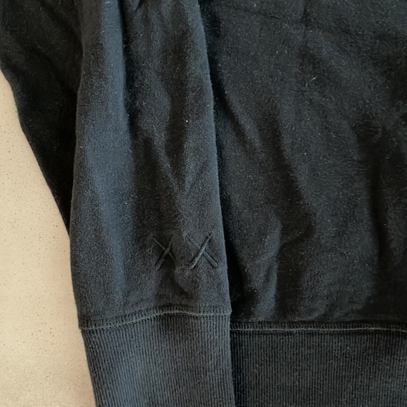 Uniqlo Kaws x Peanuts | Mens XS | Snoopy Skateboard Sweatshirt - Picture 5 of 6